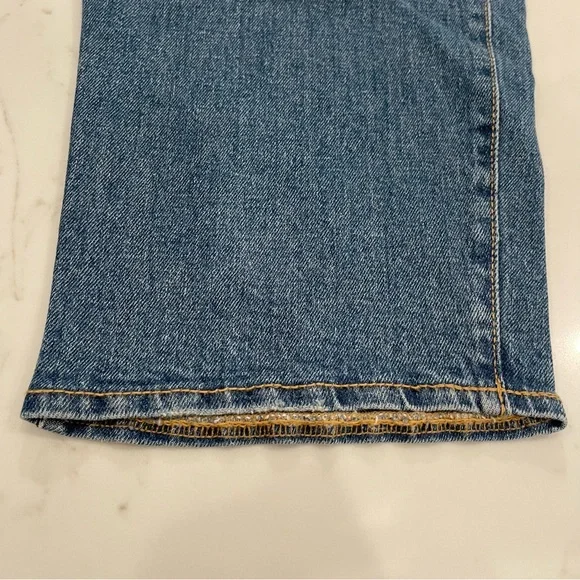 NWT Old Navy Women’s Relaxed Fit Jeans - Medium Blue - Picture 2 of 15